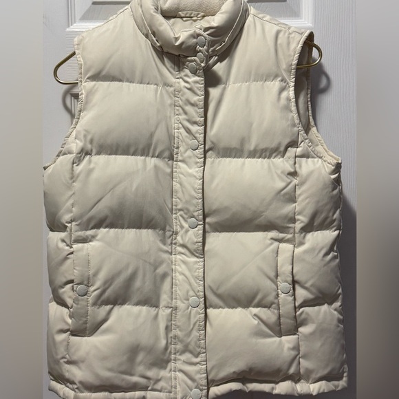 GAP Jackets & Blazers - GAP Women's Off-White Puffer Vest
